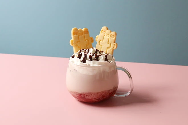 ホットいちごチョコミルク（ニョロニョロ）